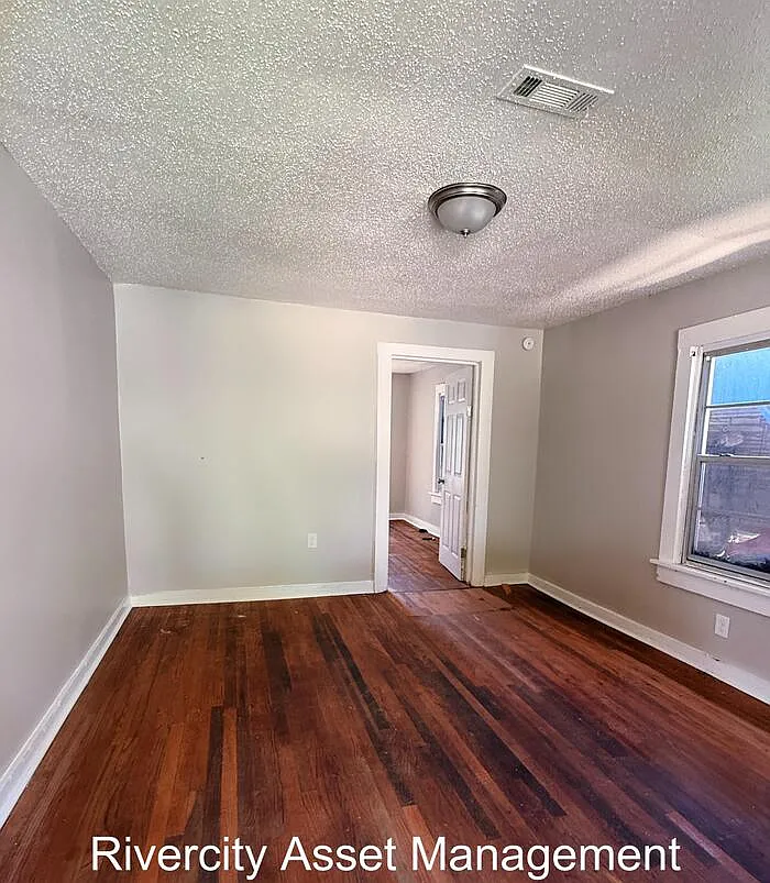 2 bed, 1.0 bath, 720 sqft, $895 — Photo 4