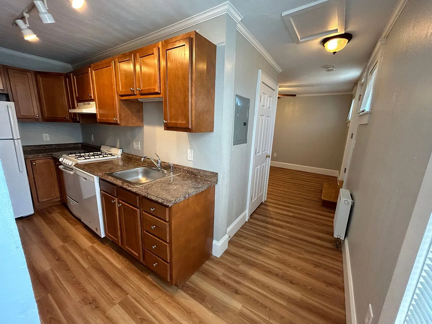 37 Railroad Ave. — Photo 1