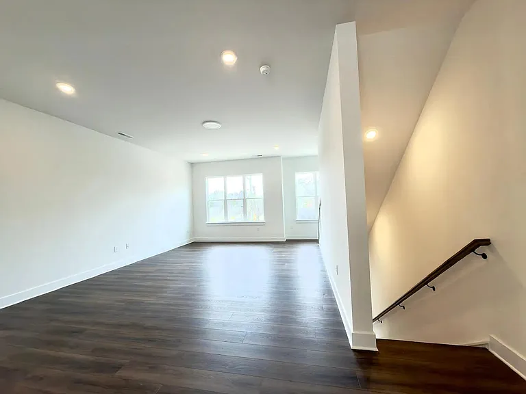 5007 Nimes Rd — Photo 36