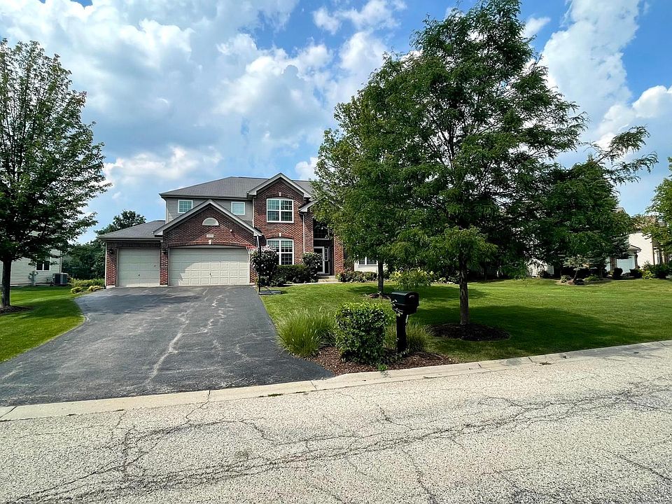 1st image of 1690 White Oak Ln