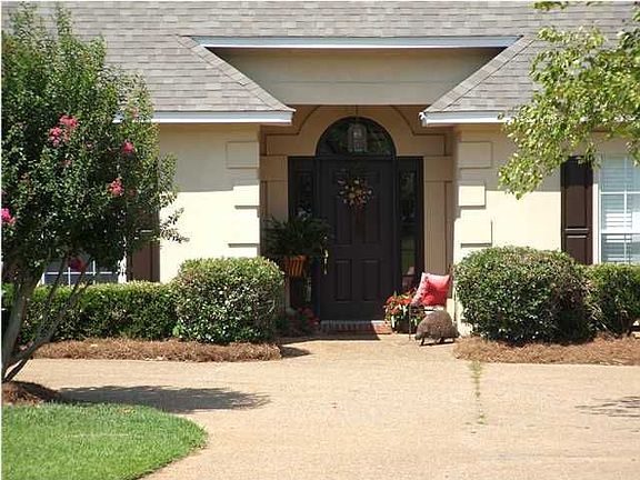 Welcoming front entry