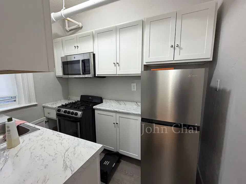 225 Kelton St #4