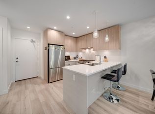128 E 8th St #207, North Vancouver, BC V7M 3M1