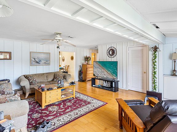 3rd image of 3740 NE 6th Ave