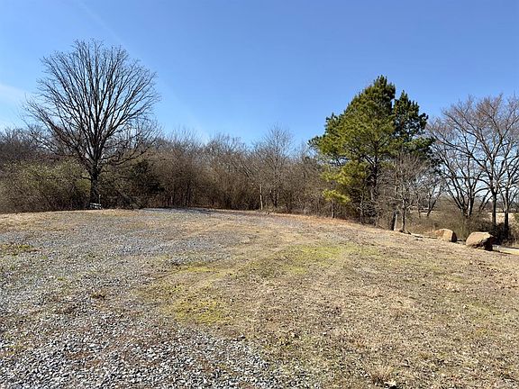 5th image of 332 Walden Rd