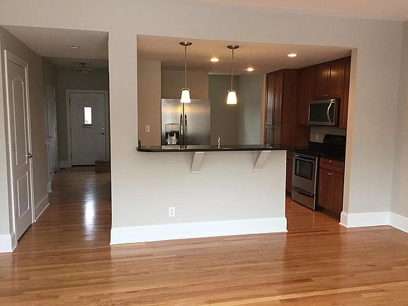 3rd image of 4143 Olive St