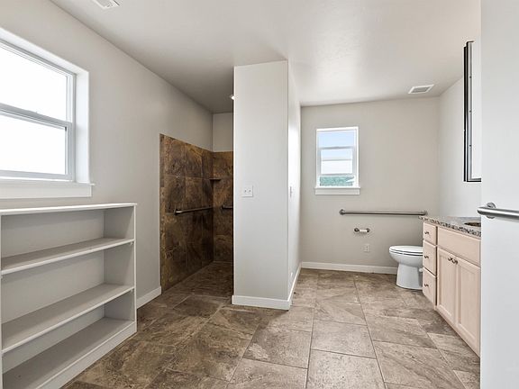 4th image of 1099 W Oak Tree Dr