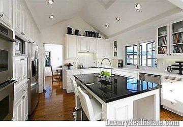 3rd image of 1045 Moana Dr
