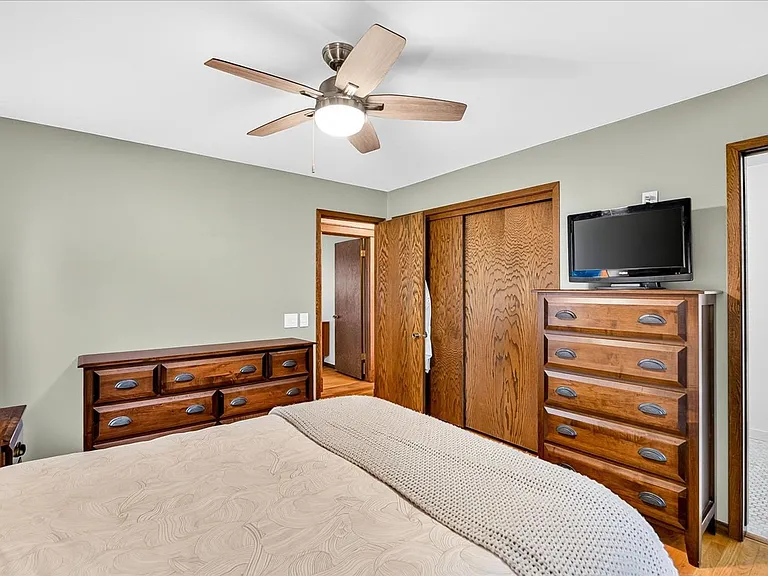 18 Cathy Ct — Photo 26