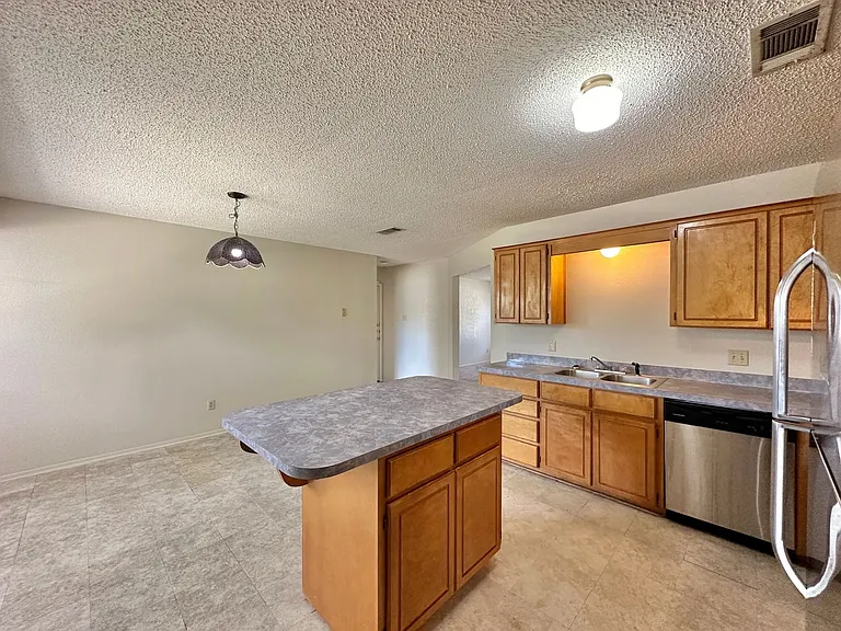 1808 Miranda Ave — Photo 10