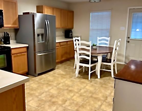 Spacious eat in kitchen