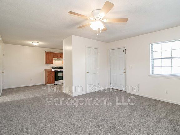 3rd image of 404-06 Thompsonville Ln Unit 6