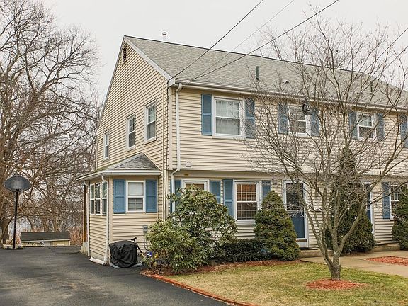 2nd image of 132 Ashcroft St Unit 132