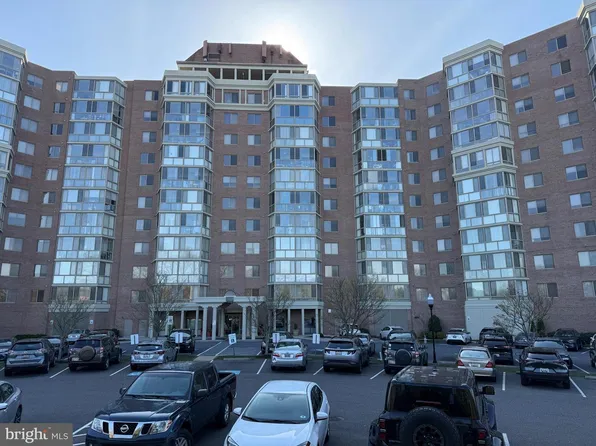 3200 N Leisure World Blvd APT 111, Silver Spring, MD 20906