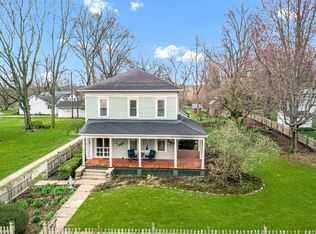 707 W 3rd St, Delavan, IL 61734