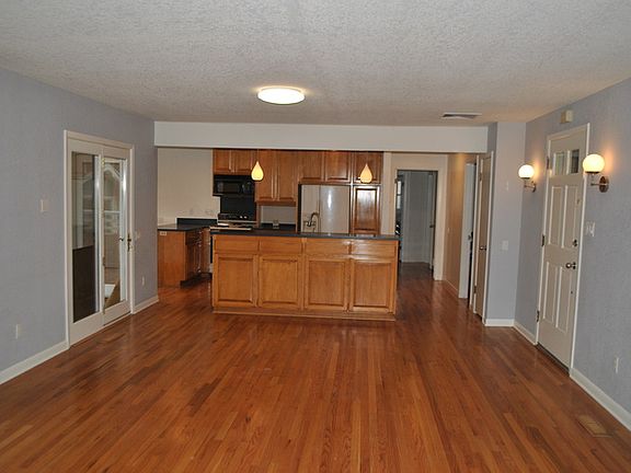 5th image of 260 Chana Dr