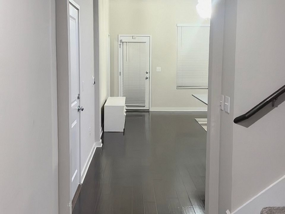 1st image of 1305 Showbox St