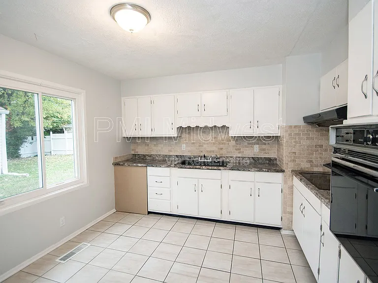4610 Karen Dr — Photo 14