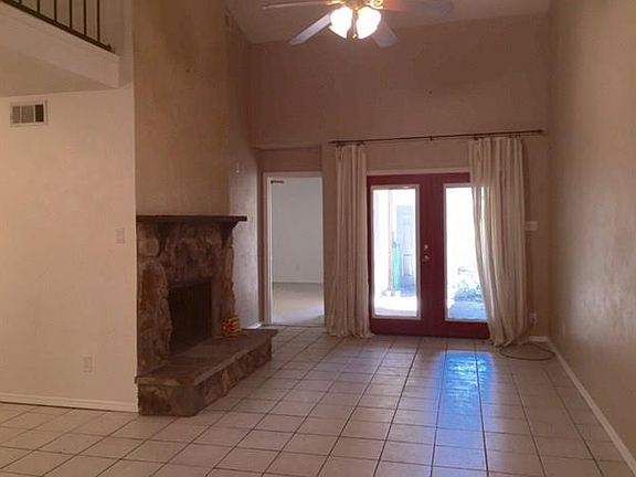 4th image of 2020 Towngate Dr