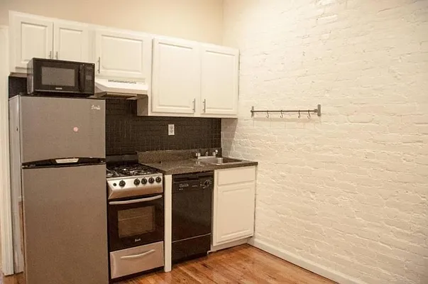 Rented by Citi Habitats | media 27