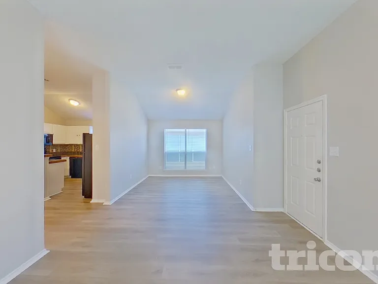 10525 Flamewood Dr — Photo 3