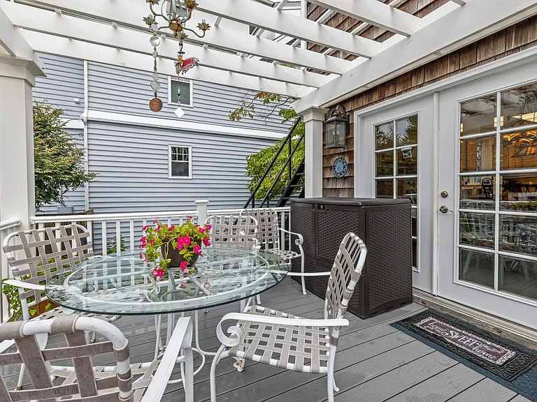 Timeless Ghent Home features charm and elegance in Historic Stockley Gardens — Photo 32
