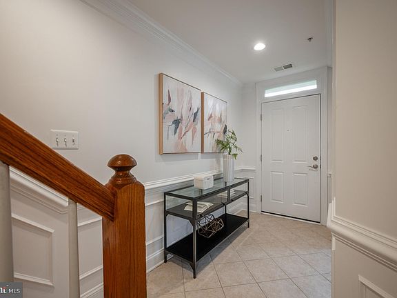 4th image of 1233 Roundhouse Ln