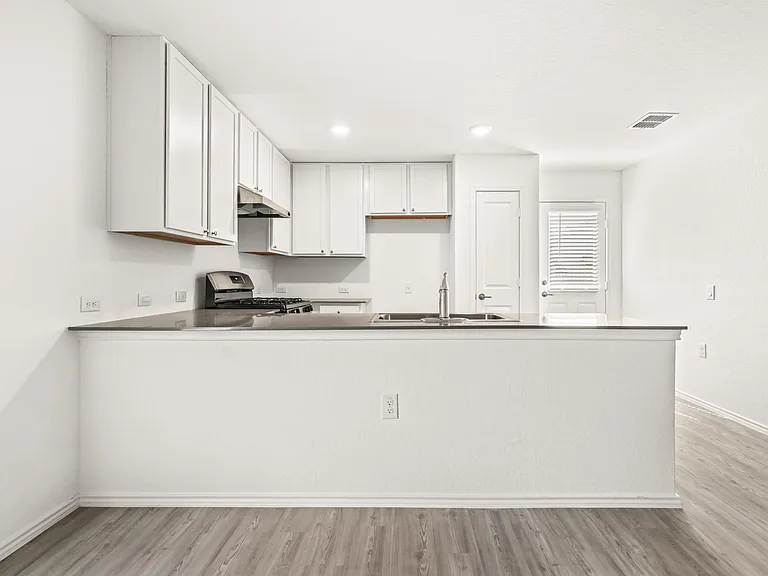 10119 Ana Hts — Photo 13
