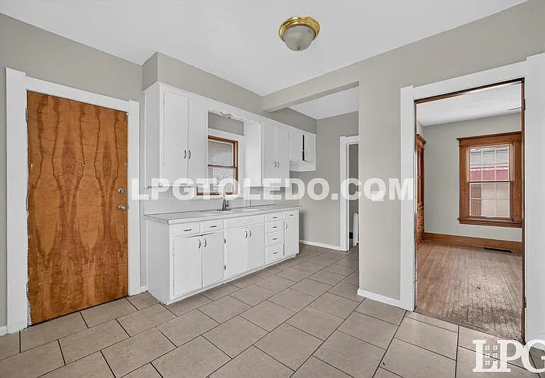 3318 Stickney Ave — Photo 12