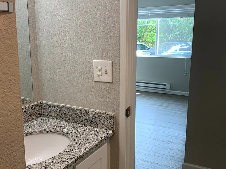 Westwood Apartments — Photo 93
