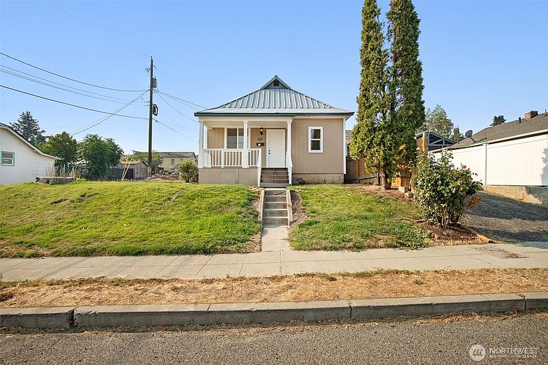 3rd image of 617 3rd Street