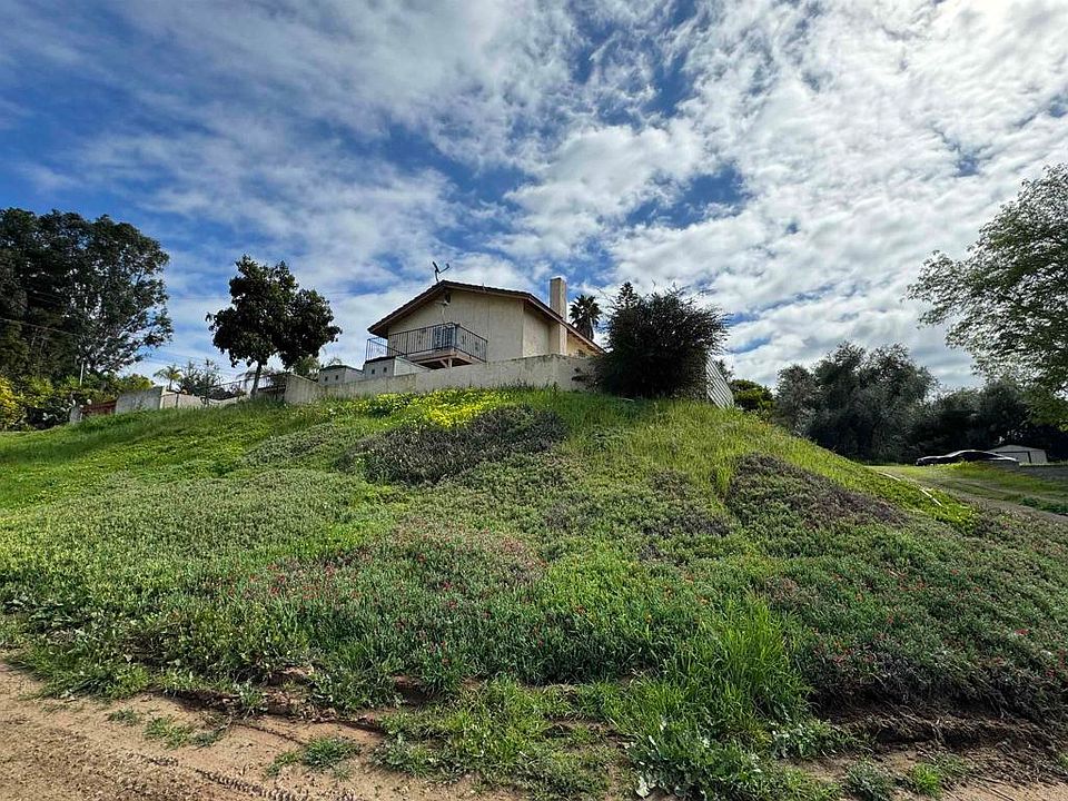 1st image of 2748 Ramona Dr