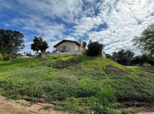 2748 Ramona Dr, Vista, CA 92084