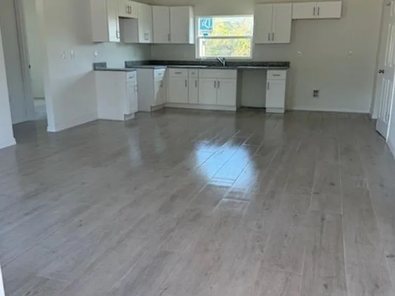 608 Kleinart Dr — Photo 2