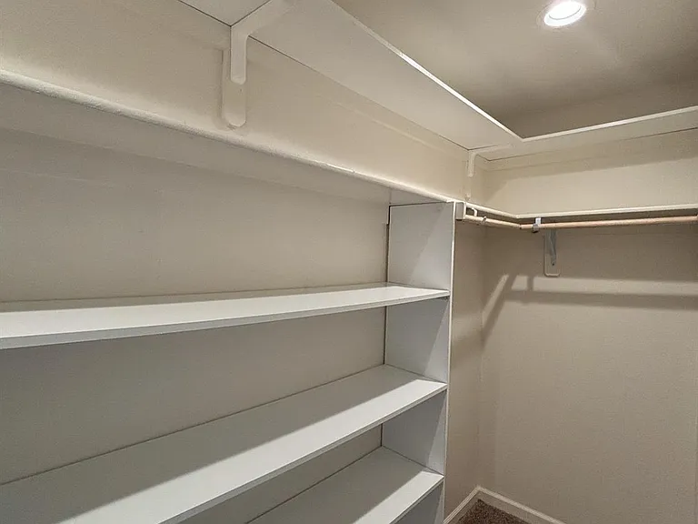 827 Fir St W — Photo 36