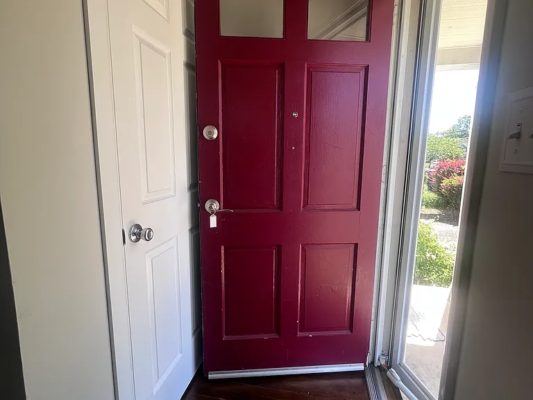 228 Windsor Ave — Photo 5