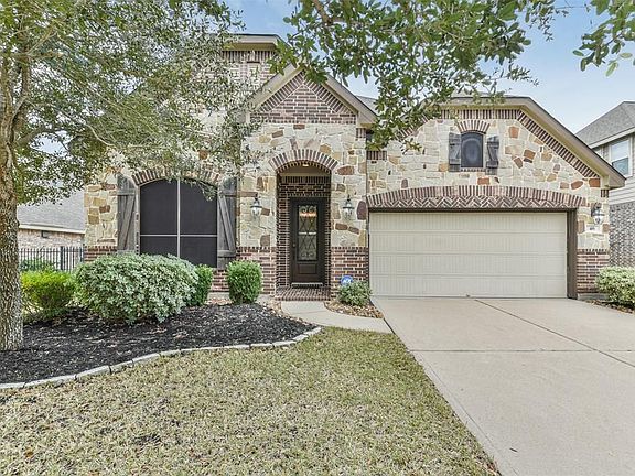 3rd image of 46 Hearthshire Cir