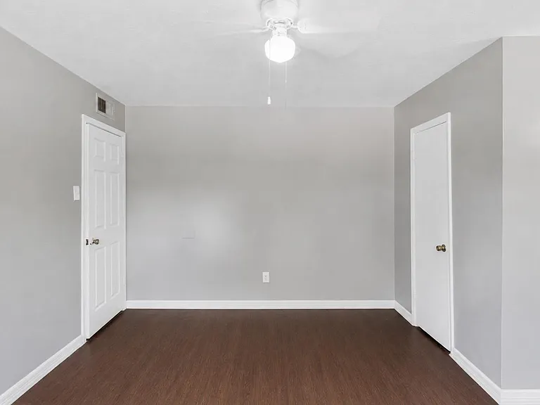 122 E Crosstimbers St #117 — Photo 13