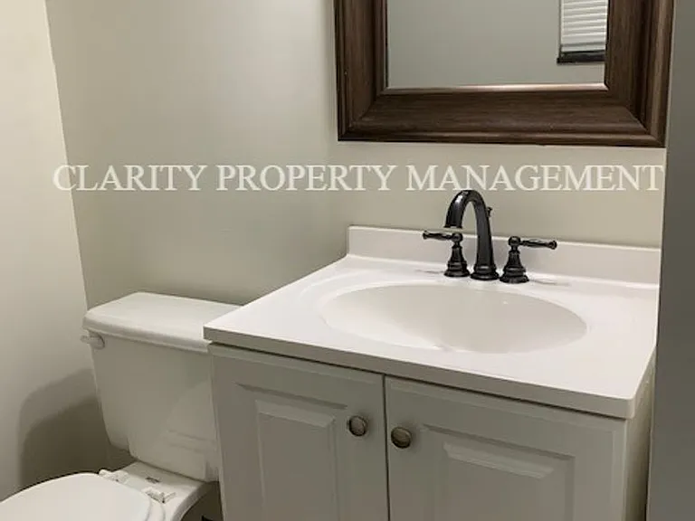2218 Cloverleaf Cir SE — Photo 9
