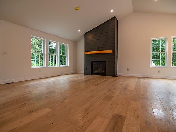 4th image of 18 Pomp Road