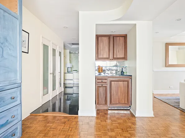 180 East End Avenue image 4 of 10