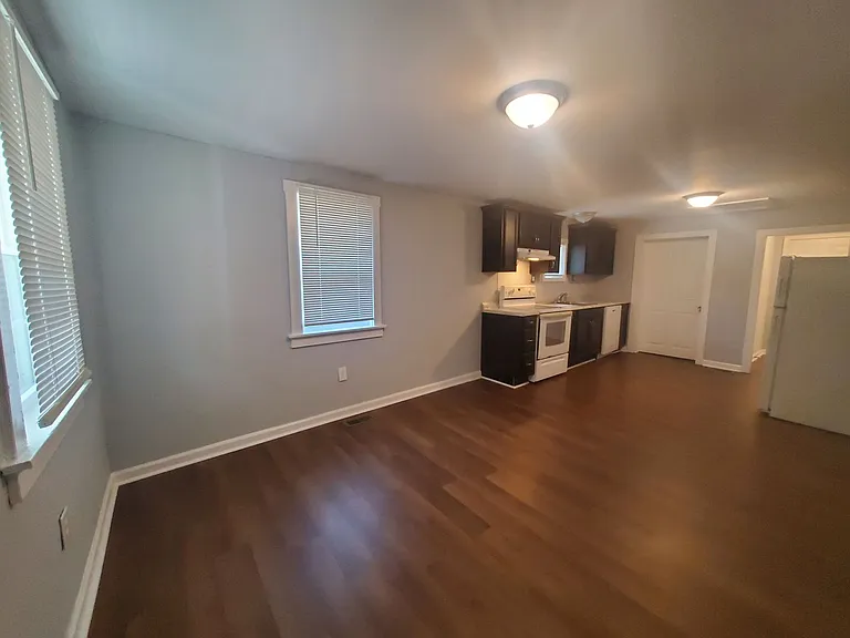 1517 Pierce St — Photo 2