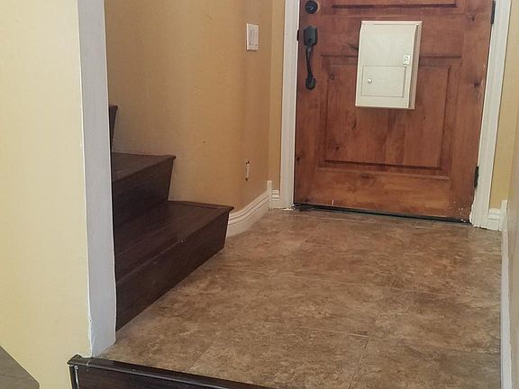 3rd image of 1112 S Cypress Ave APT 5
