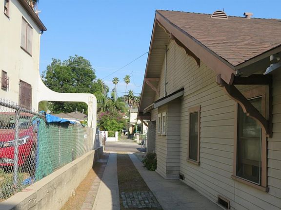 2nd image of 819 N Benton Way
