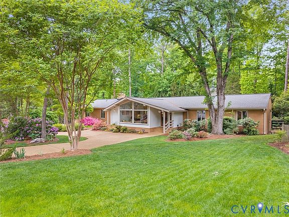 3rd image of 10301 Ashcrest Pl