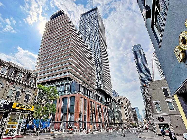 501 Yonge St #4009 — Photo 2