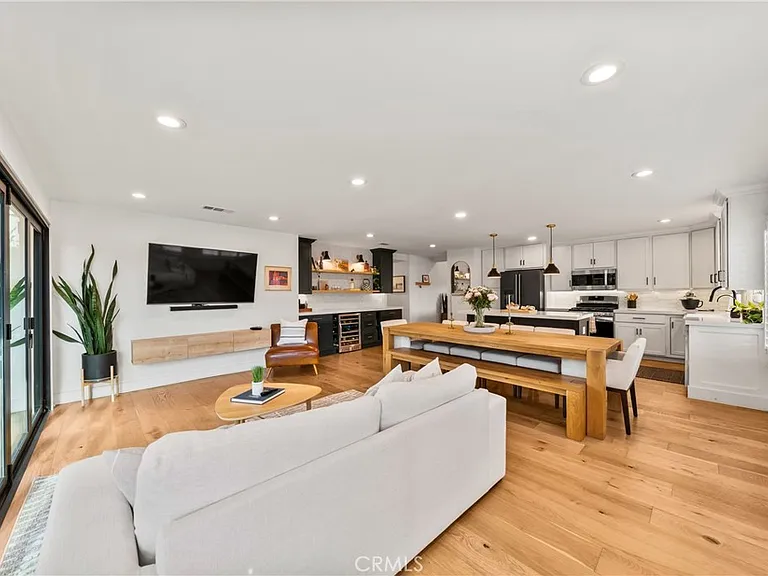8541 Kelso Dr — Photo 39