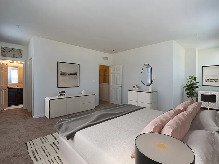 RiverWatch Apartments — Photo 1