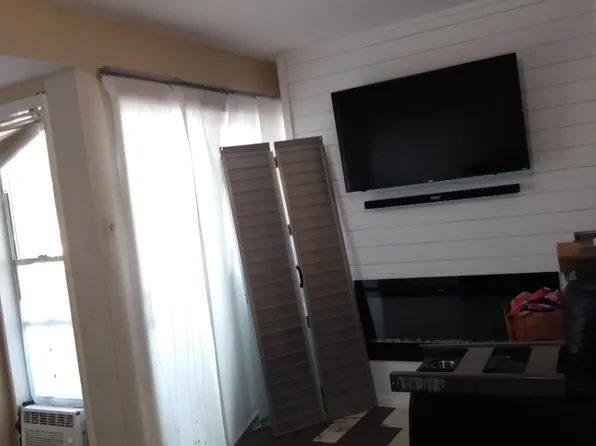 962 S Weatherred Dr, Richardson, TX 75080