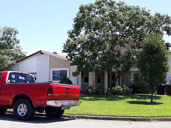2nd image of 996 Barrington Ct